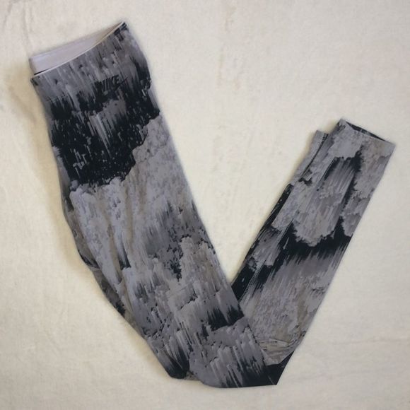 Nike Black Grey High Waisted Workout Leggings - Picture 5 of 7